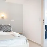 ゲストハウス グローゾス ルームス 4*